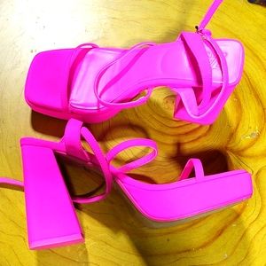 ZARA PINK PLATFORM BLOCK HEELS SANDALS / SIZE 39 (WORN ONLY ONCE FOR PICTURES)